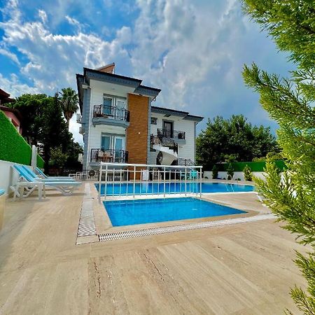 كمر Roxapart Hotel المظهر الخارجي الصورة